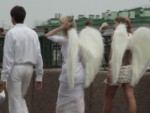 И ангелы спустились с небес
